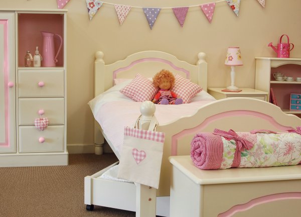 Спальня для девочки Белый МДФ+розовый декор